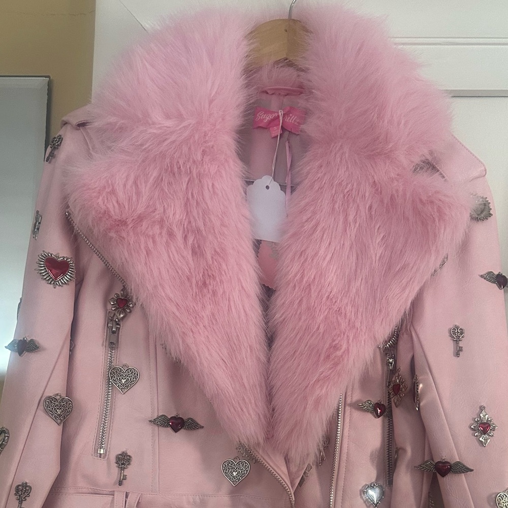 Dolls Kill Sugar Thrillz Cupids Arrow Embellished Faux Fur and Leather Moto Rare - Picture 11 of 11